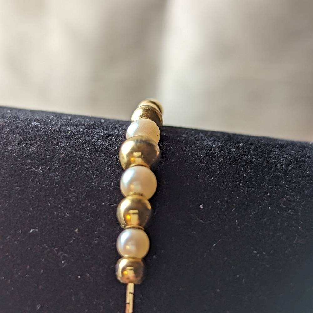 Bracelet small gold tone chain gold metal beads and faux pe…